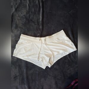 OP * WHITE SHORTS * SIZE M * DRAWSTRING * 2 POCKETS * COTTON SHORTS